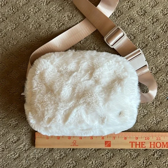 Apana Cream White Faux Fur Belt Bum Bag Fanny Pack - Picture 4 of 6